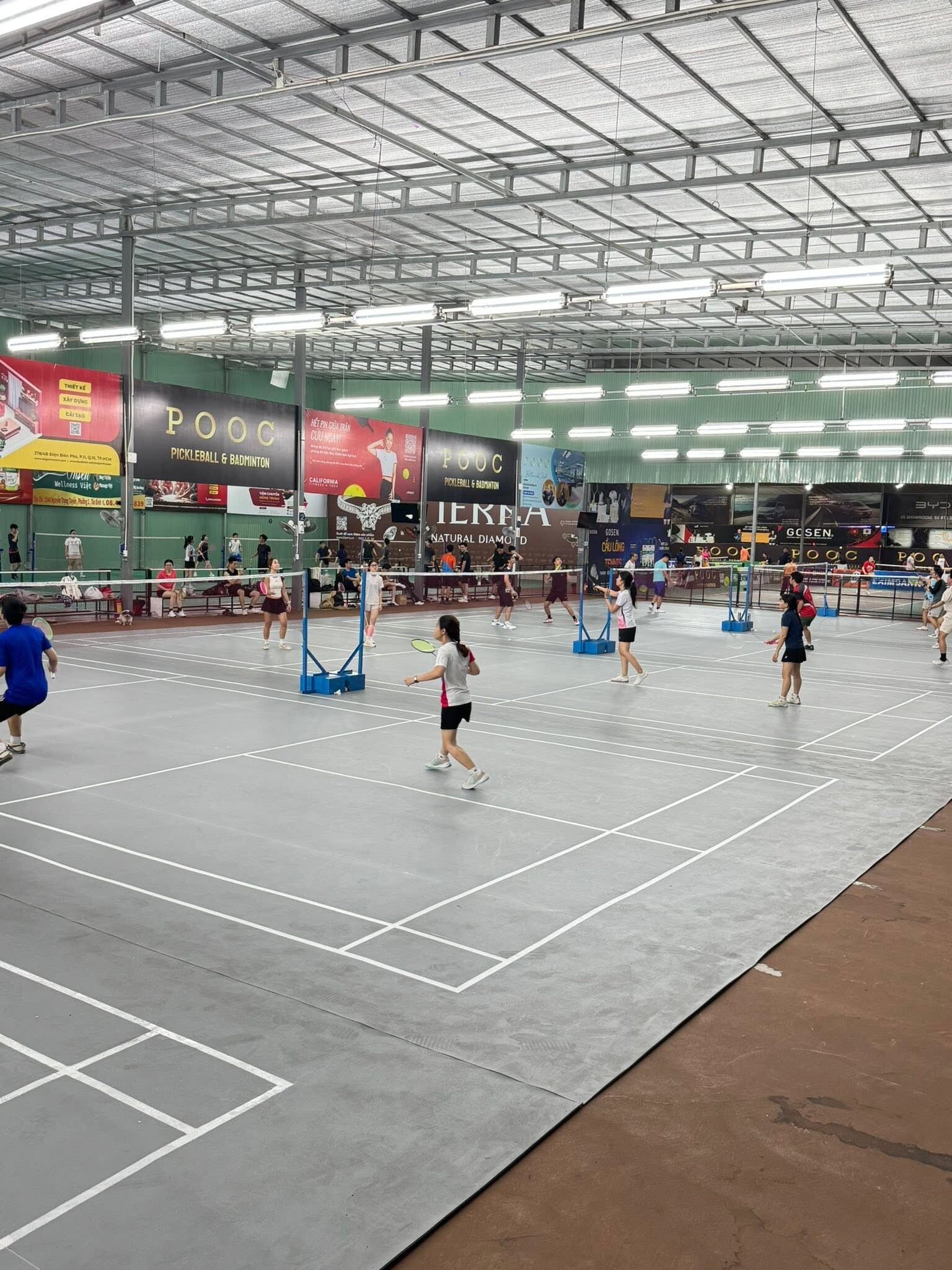 PooC Pickleball & Badminton Cầu Lông