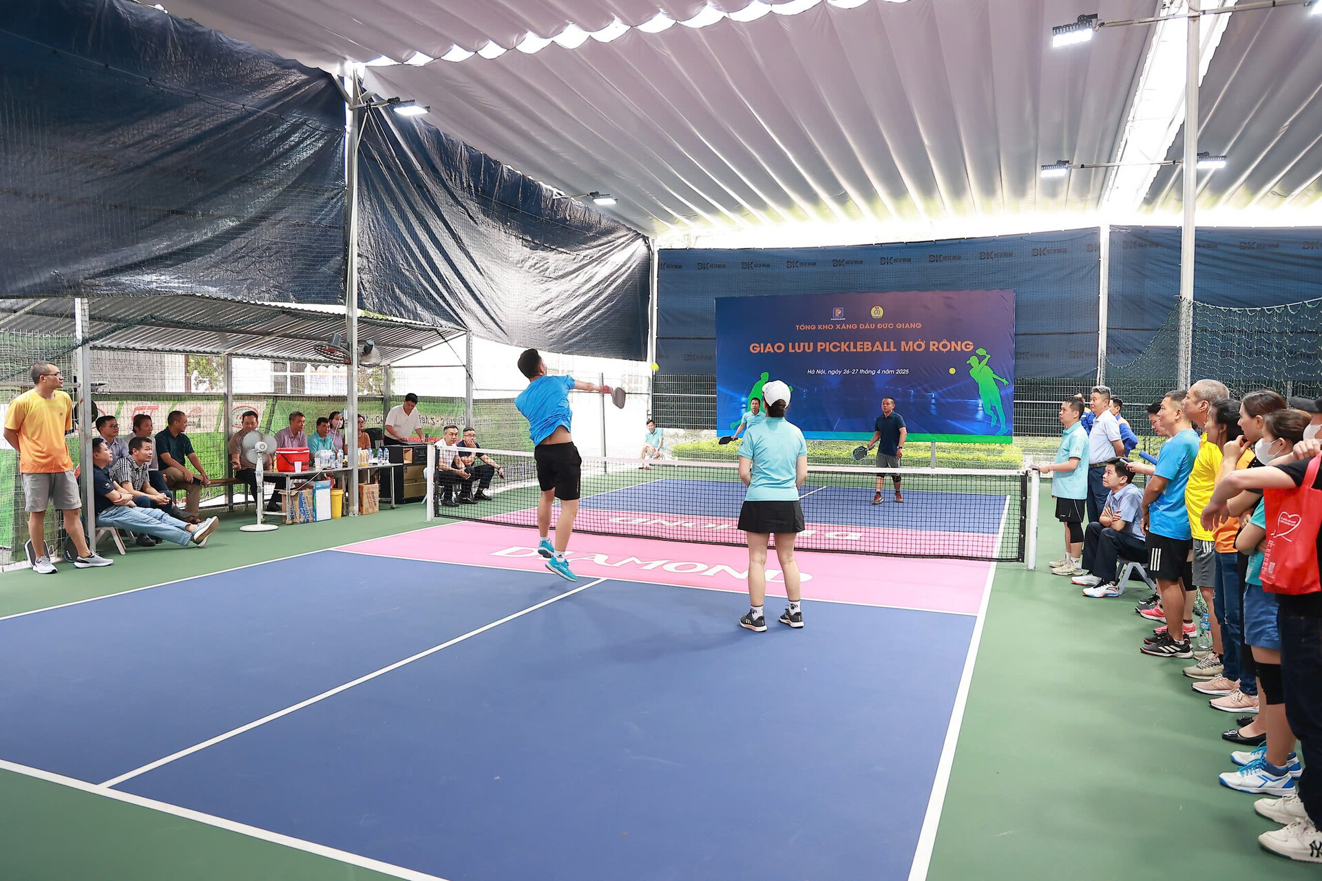 Sân Xăng Dầu Đức Giang